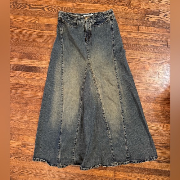 Zara Blue Maxi Flowy Jean Denim Skirt Low Rise Distressed Mermaid Flare Size 2 - Picture 1 of 6